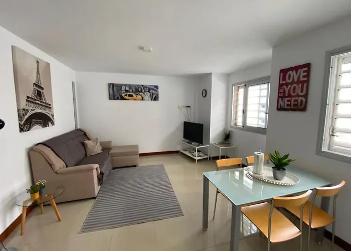 Bright Lovely Quiet Flat Very Centric In Sc